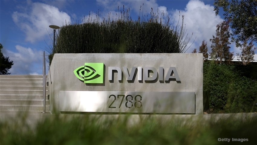 Nvidia (NVDA.US) had a strong earnings quarter, with its Q3 revenue up 94 percent, showing that “AI belief” is once again generating enthusiasm in the market. Although the company’s firepower is nearing its peak, the chart still shows its steady development trend.