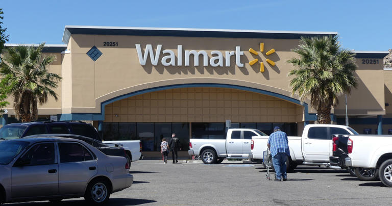 Is Walmart Open on Thanksgiving 2024? Holiday Store Hours, More