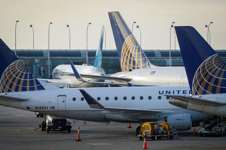 Body found in wheel well after United flight lands in Hawaii Stowaway dies from lack of oxygen?